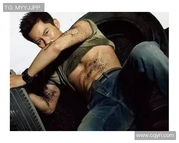 足球明星儿子展现完美腹肌引发热议健身秘诀揭秘 足球明星儿子展现完美腹肌引发热议健身秘诀揭秘