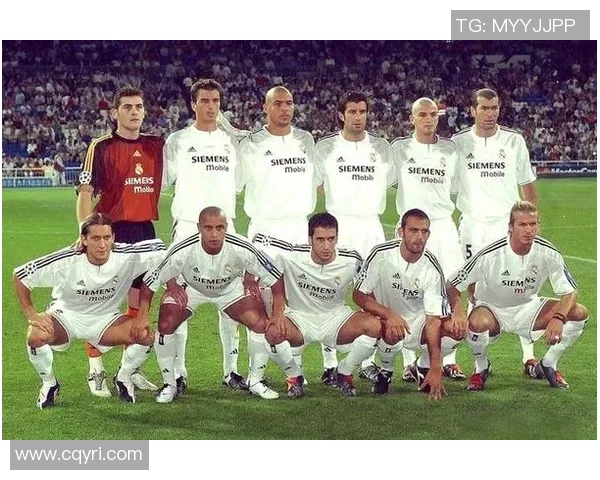 昔日足球明星的落寞身影与辉煌岁月的对比图集